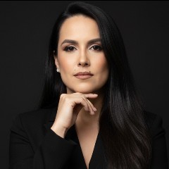 Aline Araujo Correia