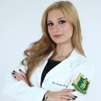 Caroline Fávero Monteiro