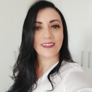 Viviane A. B. AMARAL.