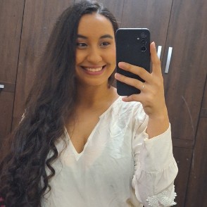 Maria Laura Pereira Santos