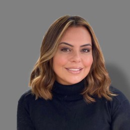 Elaine Medeiros
