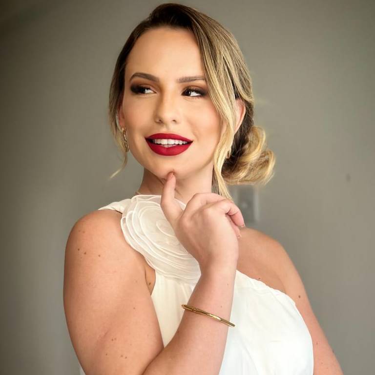 Cláudia Bianca Batimarqui Santos