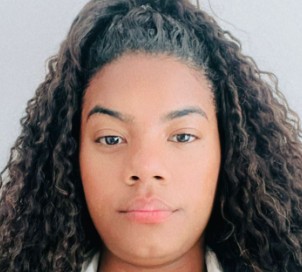 Larissa Evelyn